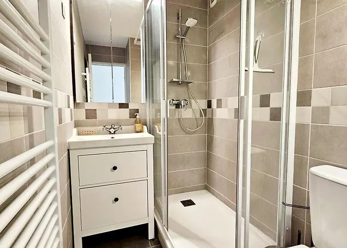 Apartman Studio, Terrasse Et Piscine, Proche Centre Et Plages