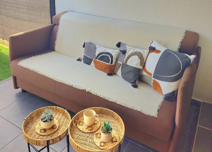 Studio, Terrasse Et Piscine, Proche Centre Et Plages Apartman